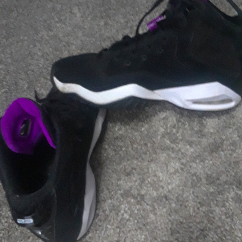 Gym shoes